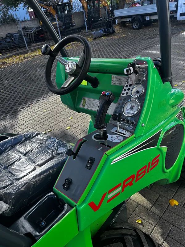 Felujított AVANT 530 kezelő panel és vezérlés