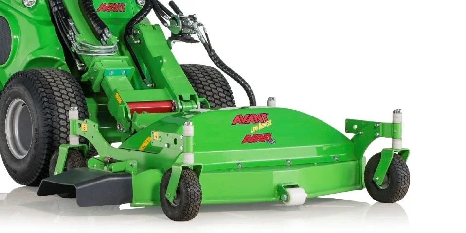 Avant fűnyíró 1500 1500 mm vágószélesség mulcsozó vagy oldalkidobós kivitelben is