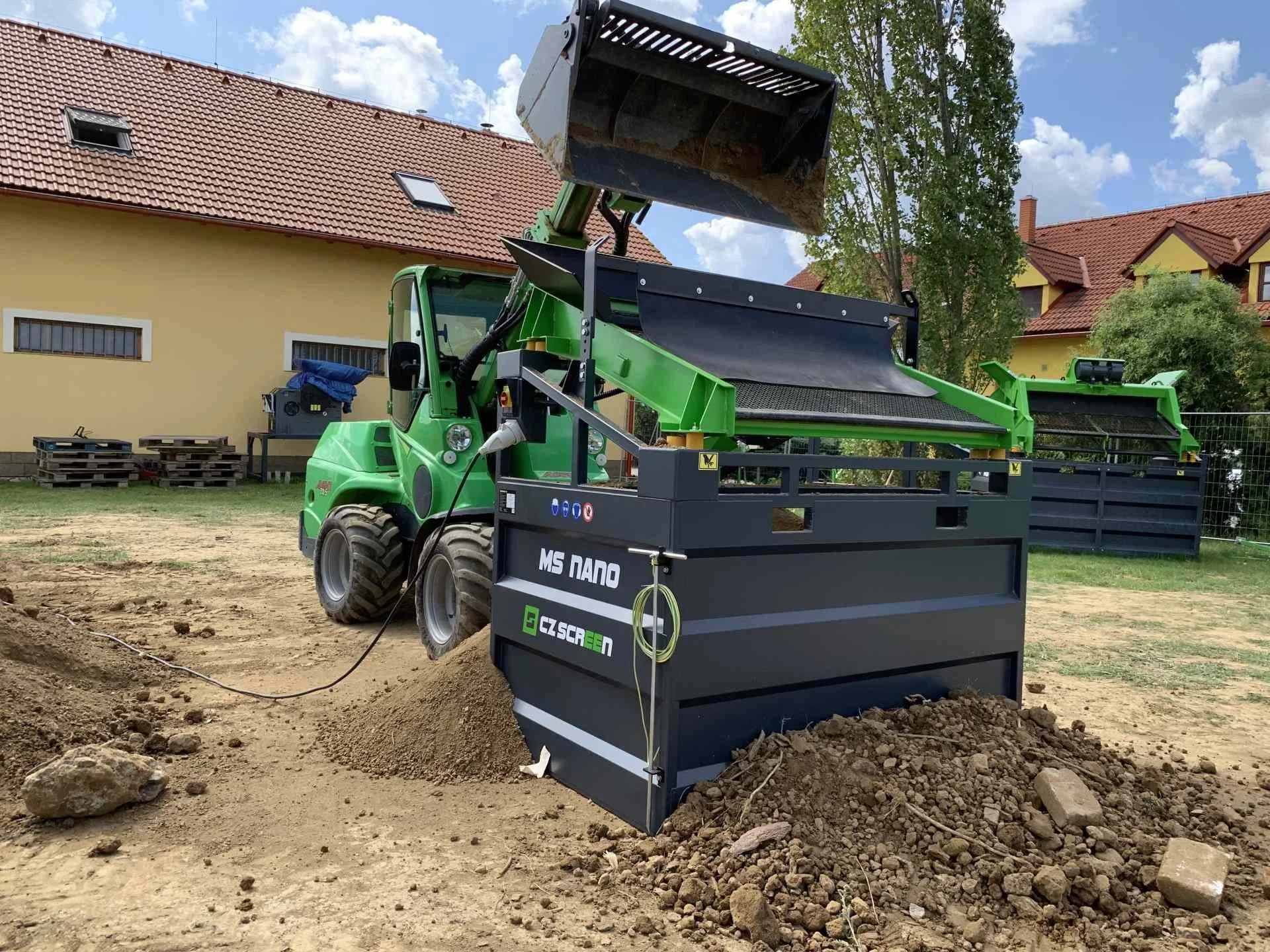 CZ screen MS NANO elektromos 230 v - 0,3 kw  mobil rosta