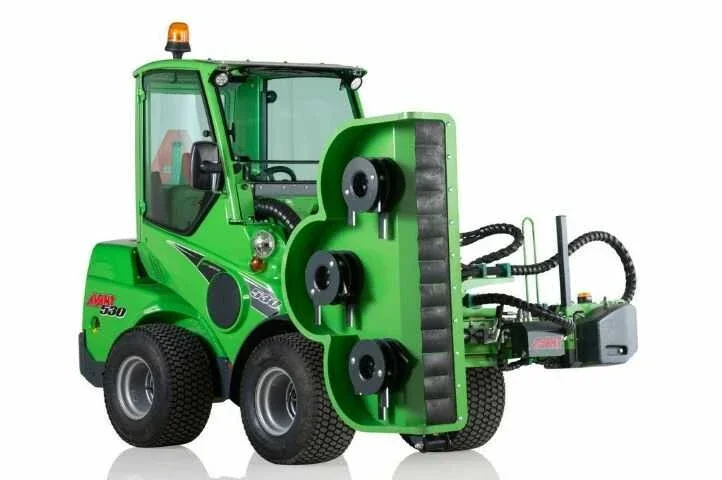 Avant forgó sövényvágó adapter 1300, S30 oldalkarra 1300 mm munkaszélesség hatékony eszköz cserjék, bokrok, sövények vágására.
