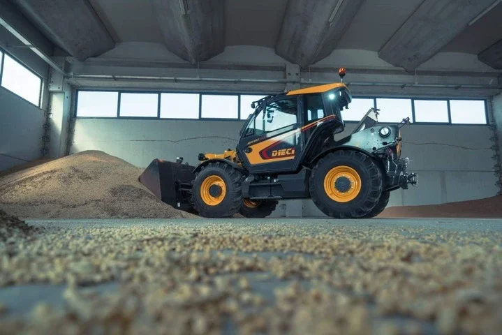 Dieci Agri Max GD robosztus, nagy emelőképességű, vario rendszerrel is teleszkópos rakodó