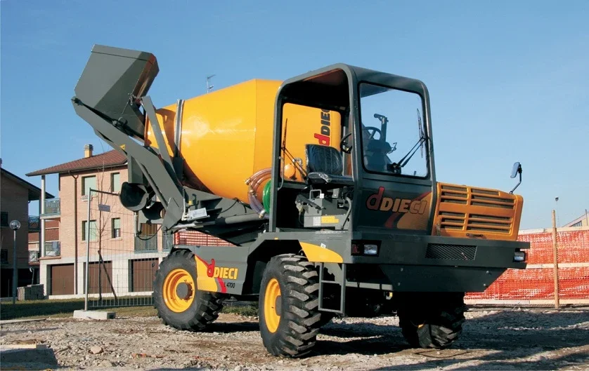 Dieci L4700 3,5m3 hasznos térfogatú, 4 kerék kormányzású betonmixer Önjáró betonmixer