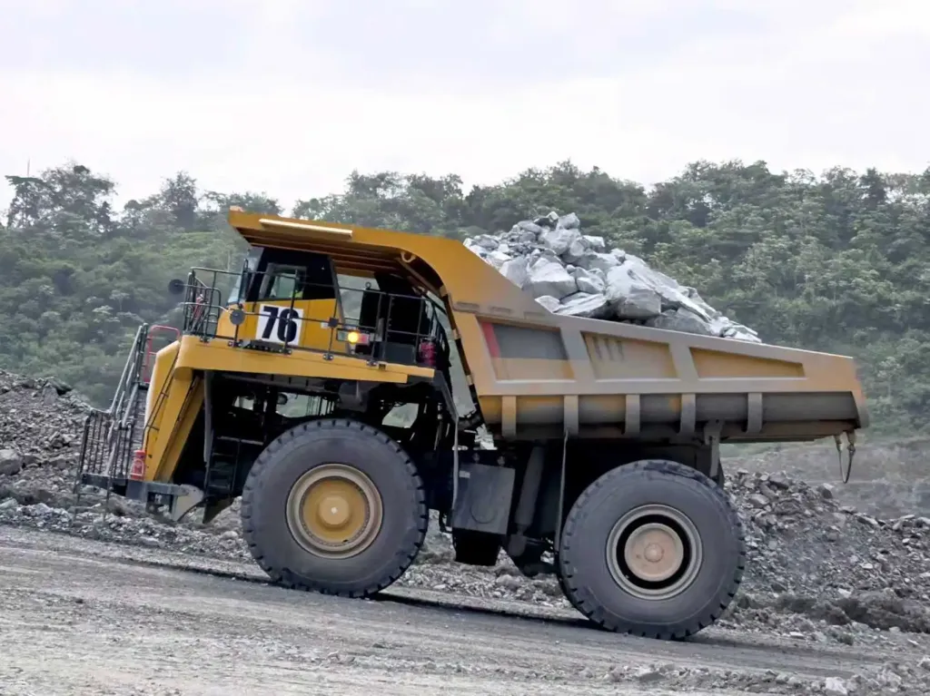 SANY SET150S 136 tonn&aacute;val az emelkedőn