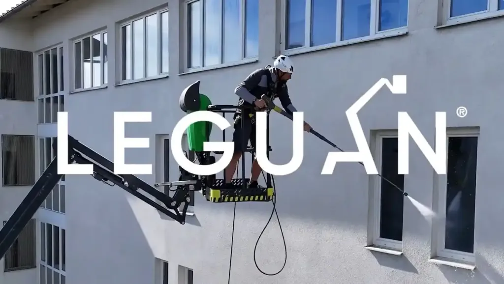 Leguan a homlokzattisztításban