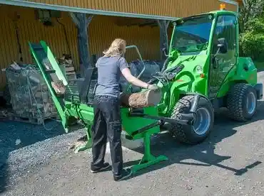 Avant 760i a legnagyobb és legerősebb avant rakodó univerzális minirakodó 15