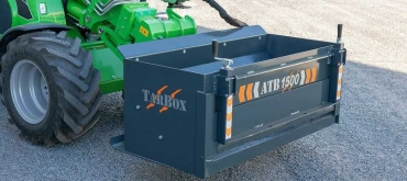 Avant aszfalt terítő tarbox 1500 1500 mm munkaszélesség használható aszfalt és egyéb habarcsszerű anyagok terítésére.