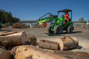 Avant vízszintes rönkhasító max. hasító erő: 7,6t ideális tűzifa előkészítéshez 3