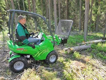 Avant 220 könnyű és kicsi házkörüli fenntartógép univerzális minirakodó 8