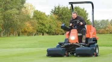 Jacobsen Eclipse 360 hibrid hengerkéses fűnyíró 1