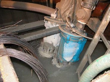 Tsurumi KRS kiváló tartósság és sokoldalúság zagyszivattyú 4 pólusú motorral 1450 1/perc fordulatszámmal 2