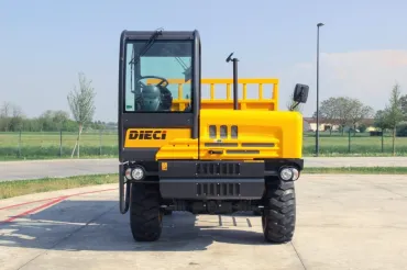 Dieci Dömper DP 70 szemból fotózva