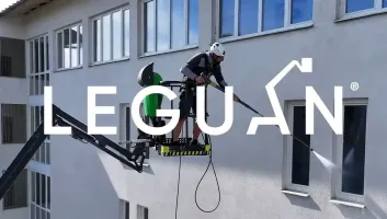 LEGUAN logo és leguan a munkában