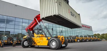 SANY_SRSC4540-75G vasúti szerelvény rakodása közben