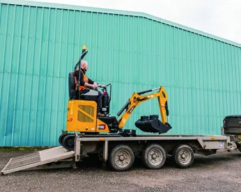 SY10U trélerre felállva