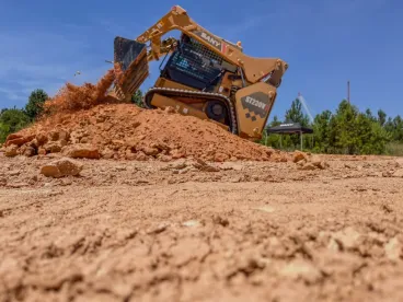 ST230V ásómunka közben kanálürítés