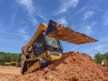 ST230V ásómunka közben anyagkihordás közben