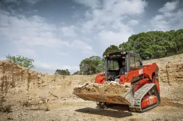 KIOTI TL750 megrakott kanállal