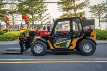 STH625  leengedett gémmel oldalnézetben közúton