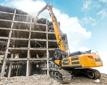 SANY SY500HRD hosszú gémes bontógép a hetedik emeleten bont