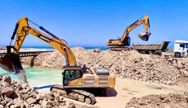 SANY SY500H lánctalpas kotró tengerparti kotási munkában