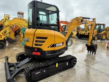 SANY SY35C 3,8 tonnás lánctalpas kotró külső kiállítótérben