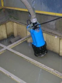 Tsurumi KRS2 keverőlapátos zagyszivattyú- professzionális használatra 4 pólusú motorral nehéz üzemi körülményekre 11