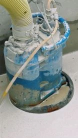 Tsurumi KRS2 keverőlapátos zagyszivattyú- professzionális használatra 4 pólusú motorral nehéz üzemi körülményekre 16