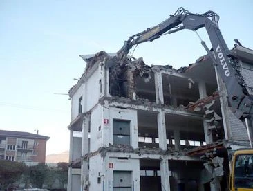 Mantovanibenne CR(R) sorozat elsődleges bontási műveletekhez, mechanikus rotátorral roppantó olló 3