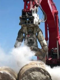 Mantovanibenne CR(R) sorozat elsődleges bontási műveletekhez, mechanikus rotátorral roppantó olló 7