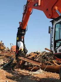 Mantovanibenne SH sorozat acélszerkezetek feldarabolására acélvágó olló 8