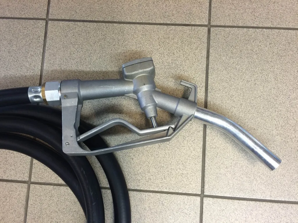 Adagol&oacute; pisztoly